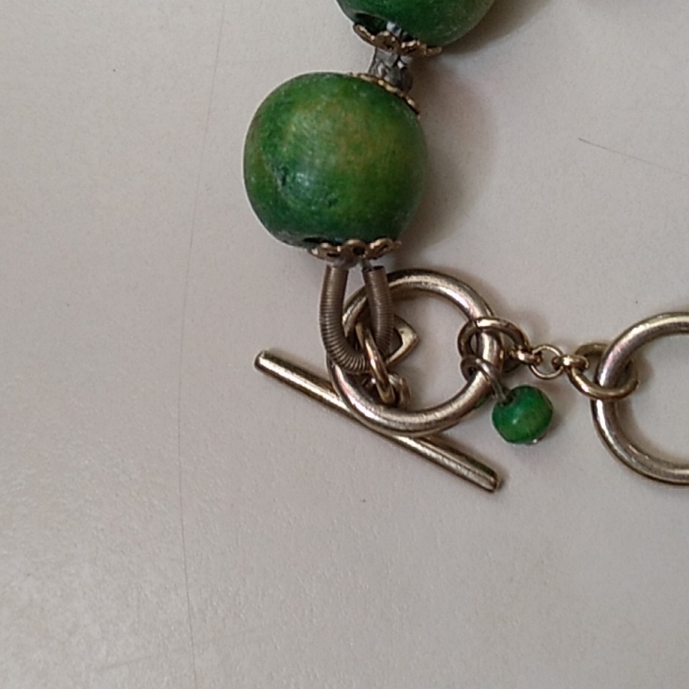 Vintage Gold and Green Bead Necklace - Picture 5 of 6